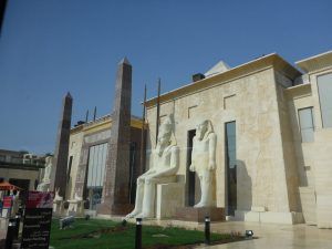 Pharaonen Skulpturen in Dubai