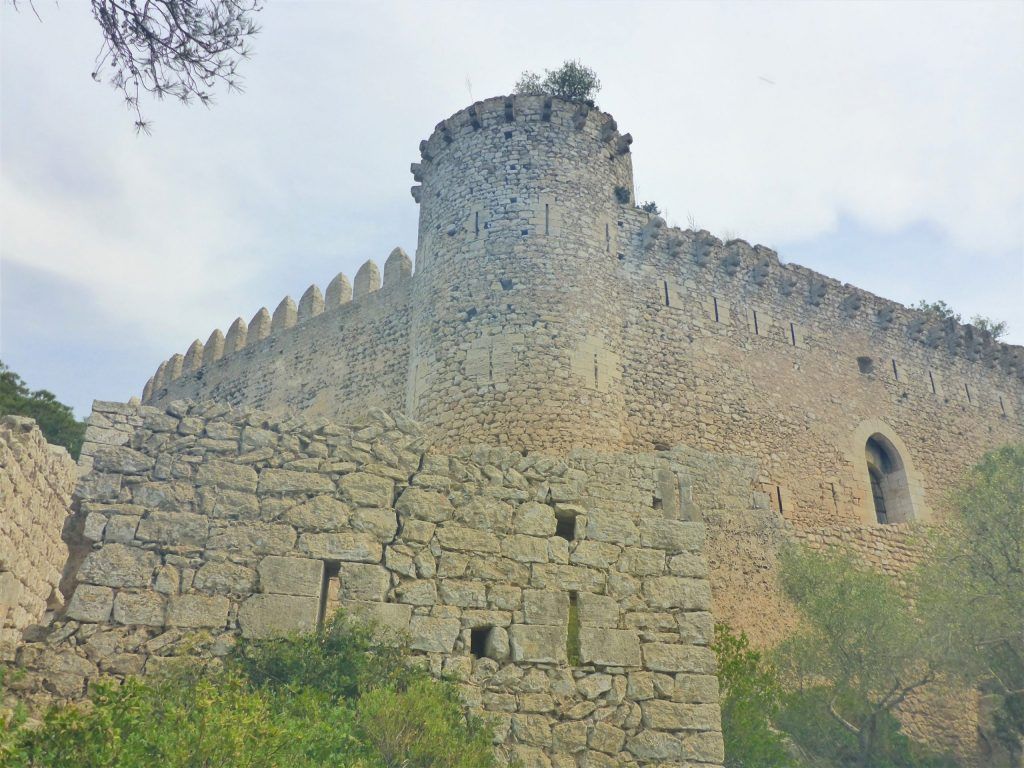 Felsenburg Castell de Santueri